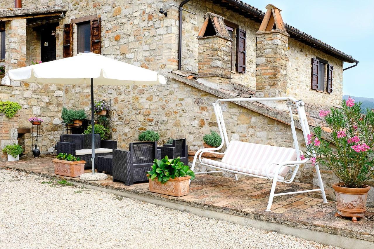 Bed and Breakfast Casale Le Orme à Todi Extérieur photo