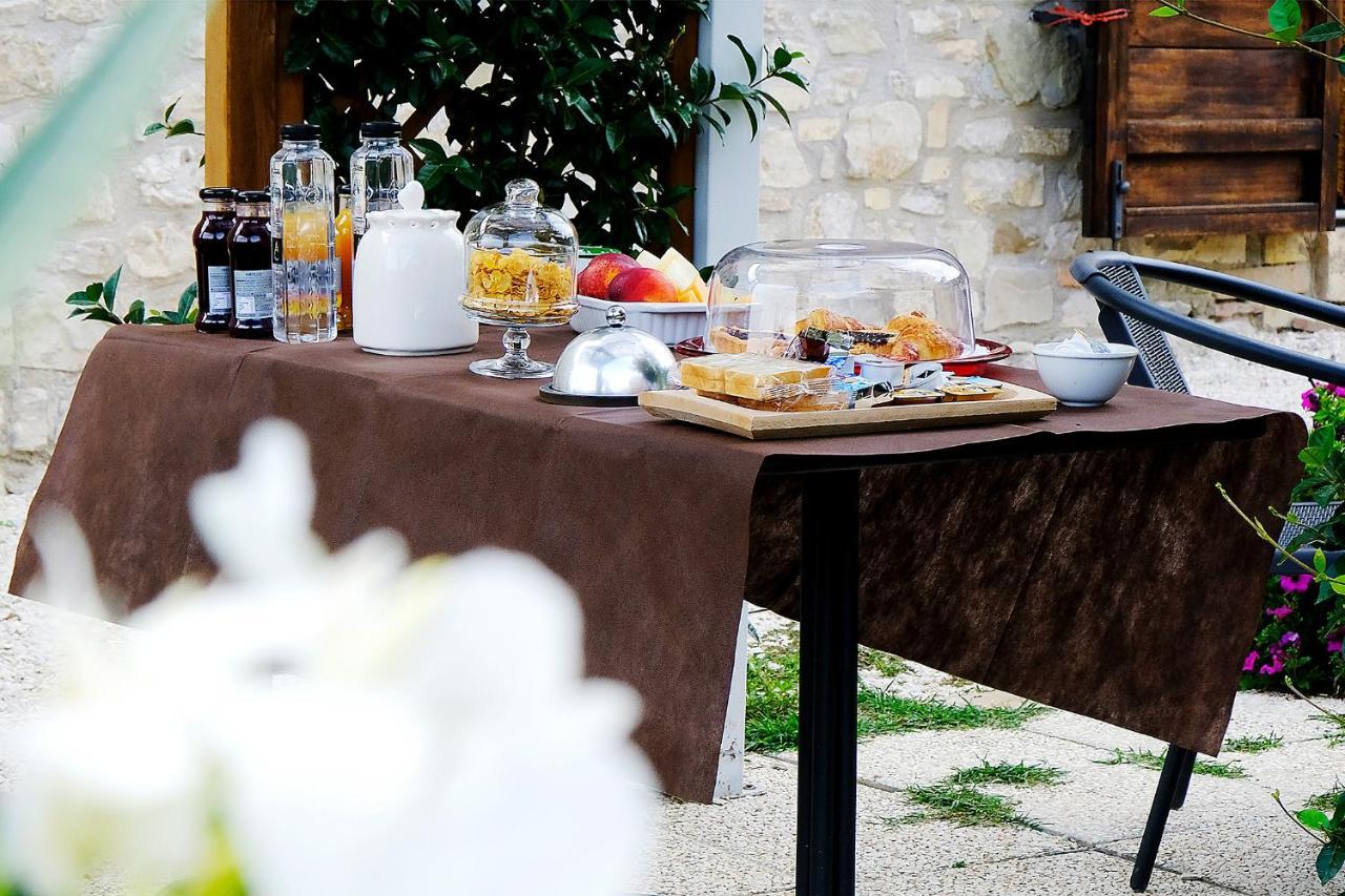 Bed and Breakfast Casale Le Orme à Todi Extérieur photo